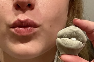kiss